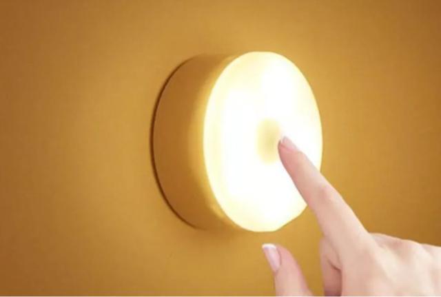 LEDモーションセンサーナイトライト、モーションセンシングライト | 磁気どこでもクローゼットライト - エネルギー効率 < 家電/AV  LEDモーションセンサーナイトライト、モーションセンシングライト | 磁気どこでもクローゼットライト - エネルギー効率  < 家電/AVの