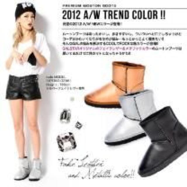 《New》インソール付★撥水加工・ふわもこ*ショートムートンブーツ<黒(レザー)LL> < 女性ファッション 《New》インソール付★撥水加工・ふわもこ*ショートムートンブーツ<黒(レザー)LL> < 女性ファッションの