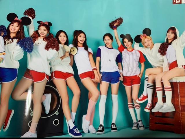 TWICE �����|�X�^�[�@Ceci ����@�ۂ߂Ĕ���  �� �^�����g�O�b�Y�� 