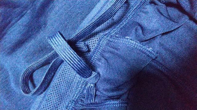 UNIQLO★薄手のショートパンツ★ランニングパンツ★Mサイズ < ブランド UNIQLO★薄手のショートパンツ★ランニングパンツ★Mサイズ < ブランドの