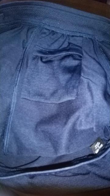 UNIQLO★薄手のショートパンツ★ランニングパンツ★Mサイズ < ブランド UNIQLO★薄手のショートパンツ★ランニングパンツ★Mサイズ < ブランドの