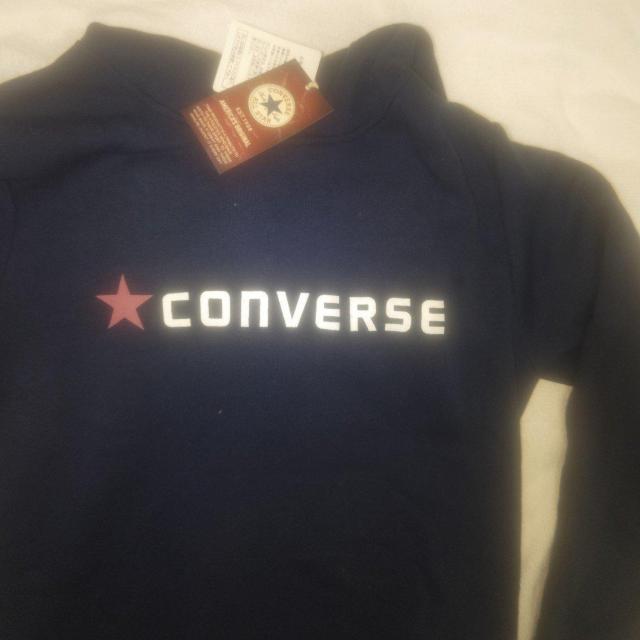 新品タグ付き CONVERSE ネイビー フーディー Lサイズ パーカー 送料無料 < 女性ファッション  新品タグ付き CONVERSE ネイビー フーディー Lサイズ パーカー 送料無料 < 女性ファッションの