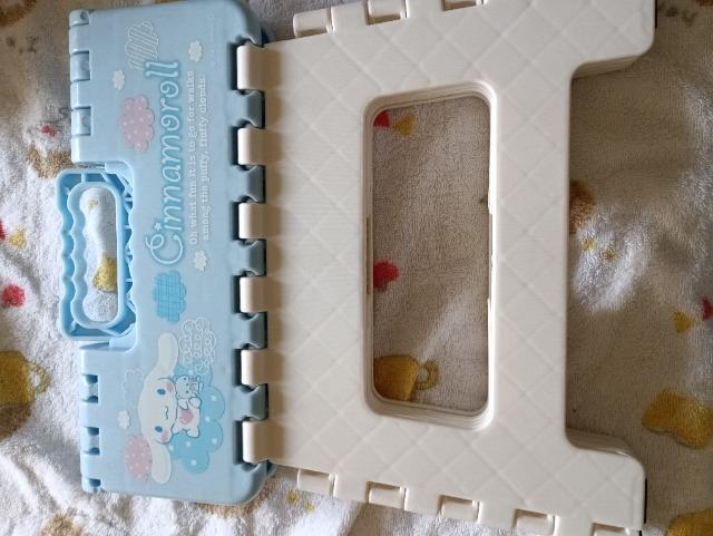 シナモロールの折り畳み椅子、未使用品 < インテリア/ライフ  シナモロールの折り畳み椅子、未使用品 < インテリア/ライフの