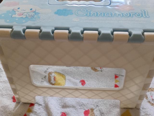 シナモロールの折り畳み椅子、未使用品 < インテリア/ライフ  シナモロールの折り畳み椅子、未使用品 < インテリア/ライフの