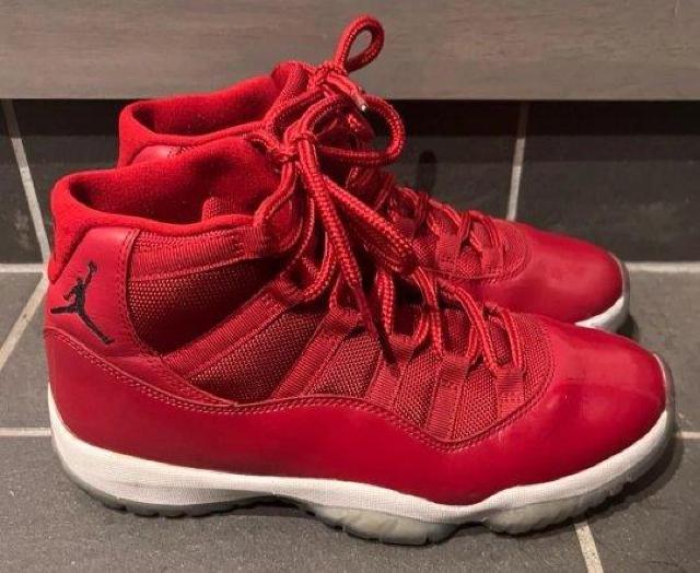 Nike/Jordan11/ナイキ/ジョーダン/スニーカー/AJ11/NBA/バスケ/BULLS/ブルズ/バッシュ/26cmUS8 < ブランド Nike/Jordan11/ナイキ/ジョーダン/スニーカー/AJ11/NBA/バスケ/BULLS/ブルズ/バッシュ/26cmUS8 < ブランドの