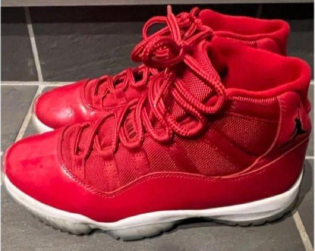 Nike/Jordan11/ナイキ/ジョーダン/スニーカー/AJ11/NBA/バスケ/BULLS/ブルズ/バッシュ/26cmUS8 < ブランド Nike/Jordan11/ナイキ/ジョーダン/スニーカー/AJ11/NBA/バスケ/BULLS/ブルズ/バッシュ/26cmUS8 < ブランドの