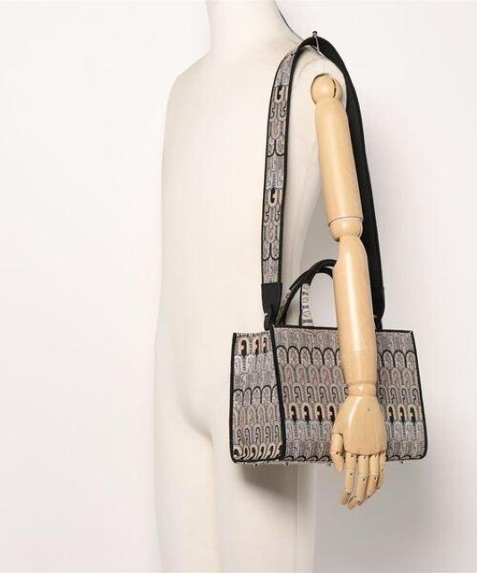 FURLA �g�[�g�o�b�O �� �u�����h�� 