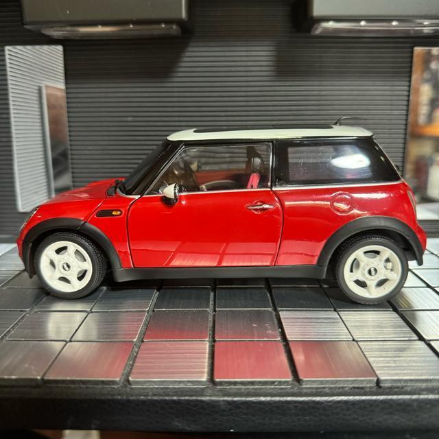 絶版未展示品 京商 1/18 MINI ミニ クーパー レッド < ホビー  絶版未展示品 京商 1/18 MINI ミニ クーパー レッド < ホビーの