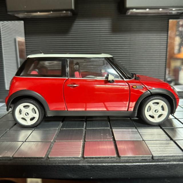 絶版未展示品 京商 1/18 MINI ミニ クーパー レッド < ホビー  絶版未展示品 京商 1/18 MINI ミニ クーパー レッド < ホビーの