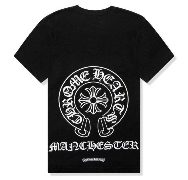 UK限定【クロムハーツ】フローラルクロス Tシャツ マンチェスター限定 ホースシュー ポケットロゴ ブラック Tシャツ < ブランド UK限定【クロムハーツ】フローラルクロス Tシャツ マンチェスター限定 ホースシュー ポケットロゴ ブラック Tシャツ < ブランドの