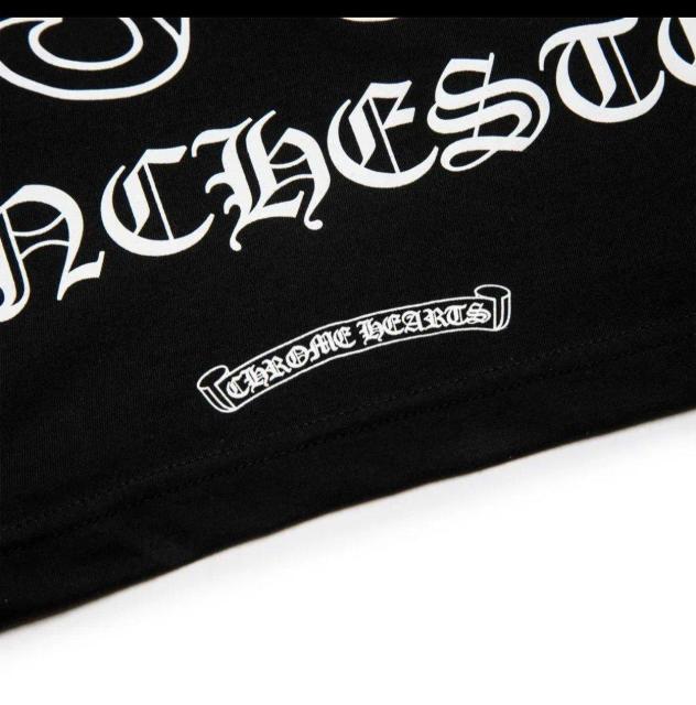 UK限定【クロムハーツ】フローラルクロス Tシャツ マンチェスター限定 ホースシュー ポケットロゴ ブラック Tシャツ < ブランド UK限定【クロムハーツ】フローラルクロス Tシャツ マンチェスター限定 ホースシュー ポケットロゴ ブラック Tシャツ < ブランドの