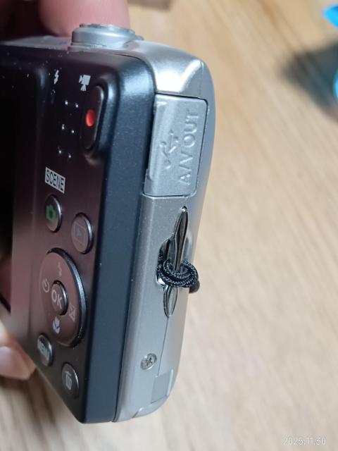 Nikon COOLPIX S3600 fW^J  Ɠd/AV 