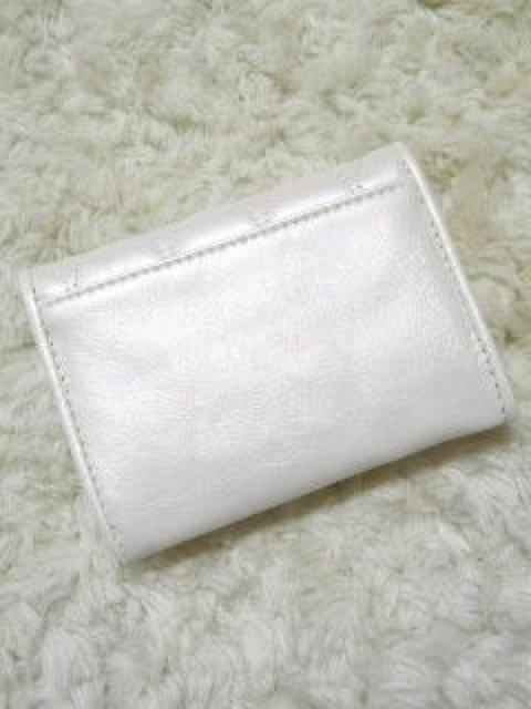 超カワ♪通学.通勤に ハートキルティングパスケース ホワイト < 女性ファッション 超カワ♪通学.通勤に ハートキルティングパスケース ホワイト < 女性ファッションの