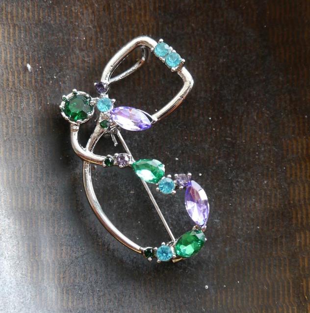 新品アンティーク調キラキラストーン聴診器ブローチ 医師 看護師 医療従事者 ペンダントトップにも  ヴィンテージ風 ヴィクトリアン < 女性アクセサリー/時計  新品アンティーク調キラキラストーン聴診器ブローチ 医師 看護師 医療従事者 ペンダントトップにも  ヴィンテージ風 ヴィクトリアン  < 女性アクセサリー/時計の