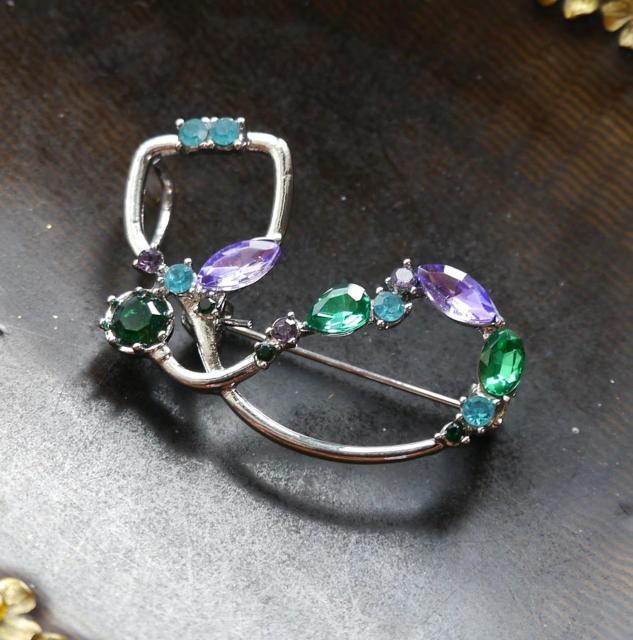 新品アンティーク調キラキラストーン聴診器ブローチ 医師 看護師 医療従事者 ペンダントトップにも  ヴィンテージ風 ヴィクトリアン < 女性アクセサリー/時計  新品アンティーク調キラキラストーン聴診器ブローチ 医師 看護師 医療従事者 ペンダントトップにも  ヴィンテージ風 ヴィクトリアン < 女性アクセサリー/時計の