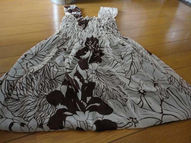 大きめ花がらブラウンミニ < 女性ファッション 大きめ花がらブラウンミニ < 女性ファッションの