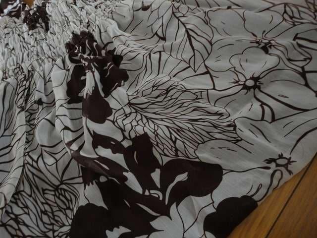 大きめ花がらブラウンミニ < 女性ファッション 大きめ花がらブラウンミニ < 女性ファッションの