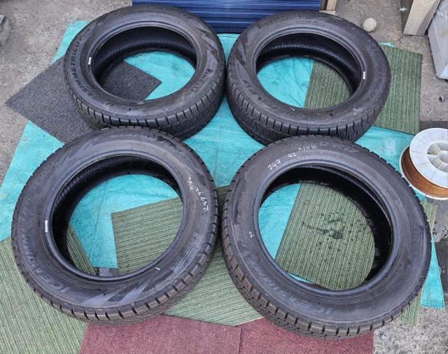 バリ溝 17インチスタッドレス タイヤ PIRELLI ICE ASIMMETRICO PLUS 215/60R17 タイヤのみ4 < 自動車/バイク バリ溝 17インチスタッドレス タイヤ PIRELLI ICE ASIMMETRICO PLUS 215/60R17 タイヤのみ4 < 自動車/バイク