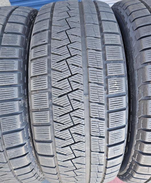バリ溝 17インチスタッドレス タイヤ PIRELLI ICE ASIMMETRICO PLUS 215/60R17 タイヤのみ4 < 自動車/バイク バリ溝 17インチスタッドレス タイヤ PIRELLI ICE ASIMMETRICO PLUS 215/60R17 タイヤのみ4 < 自動車/バイク