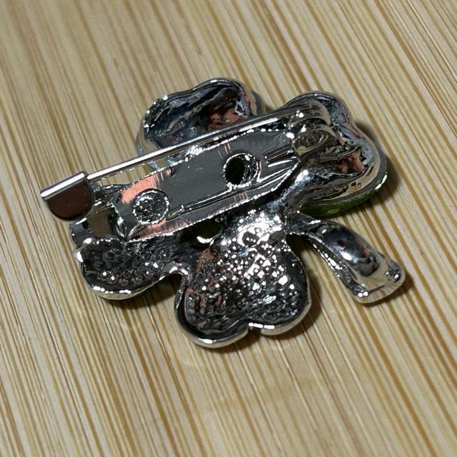 ラインストーン 四葉のクローバー デザインブローチ < 女性アクセサリー/時計 ラインストーン 四葉のクローバー デザインブローチ < 女性アクセサリー/時計の
