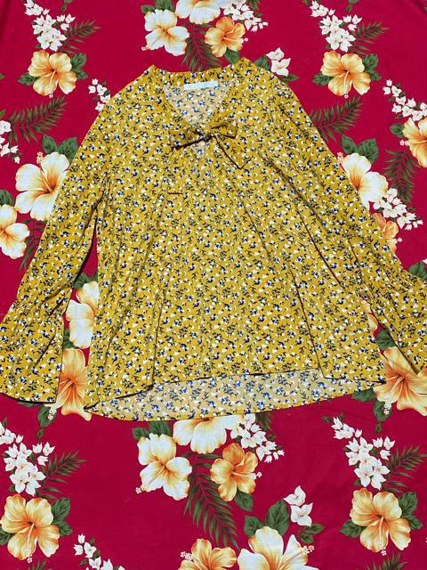 レトロ花柄☆イエローブラウス☆袖ふんわり☆フリーサイズ☆ < 女性ファッション  レトロ花柄☆イエローブラウス☆袖ふんわり☆フリーサイズ☆  < 女性ファッションの