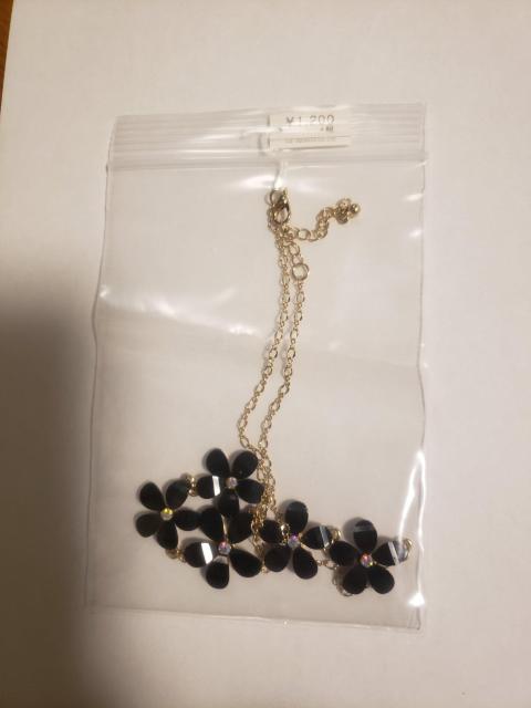 ☆新品未使用☆フラワーネックレス < 女性アクセサリー/時計 ☆新品未使用☆フラワーネックレス < 女性アクセサリー/時計の