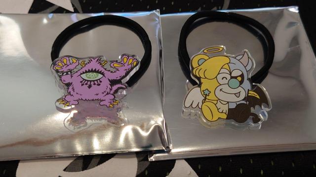 倖田來未 angeL&monsteR  ヘアゴム2種 缶バッジ1種 ミニ巾着 < タレントグッズ  倖田來未 angeL&monsteR  ヘアゴム2種 缶バッジ1種 ミニ巾着 < タレントグッズの