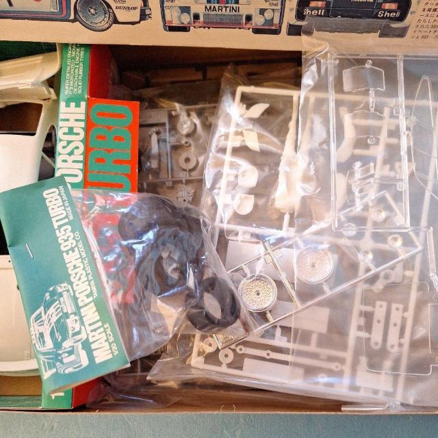 1/20タミヤ、マルティニ・ポルシェ935ターボ【モーターライズ】 < ホビー  1/20タミヤ、マルティニ・ポルシェ935ターボ【モーターライズ】 < ホビーの