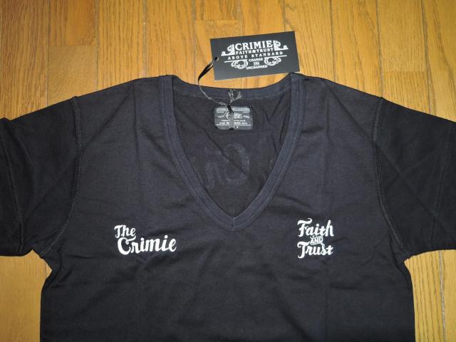 �V�i CRIMIE �N���C�~�[ V�l�b�N T�V���c S �� STATELY V-NECK TEE �w���S LOGO V���J�b�g�\�[ �� �u�����h�� 