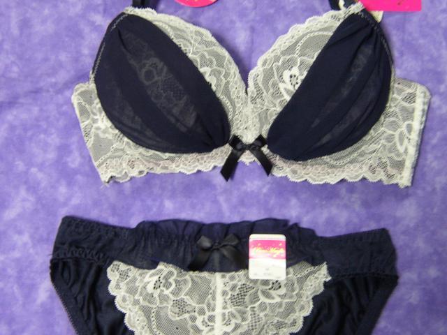 白のレースが美しいD70Mワイヤー入り < 女性ファッション  白のレースが美しいD70Mワイヤー入り < 女性ファッションの