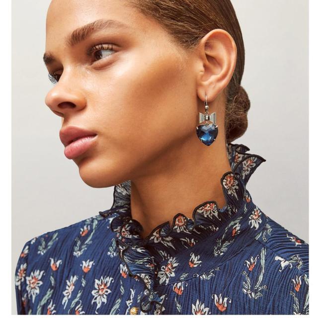 新品トリーバーチTORY BURCHハート&リボン ピアス ピン < ブランド 新品トリーバーチTORY BURCHハート&リボン ピアス ピン < ブランドの