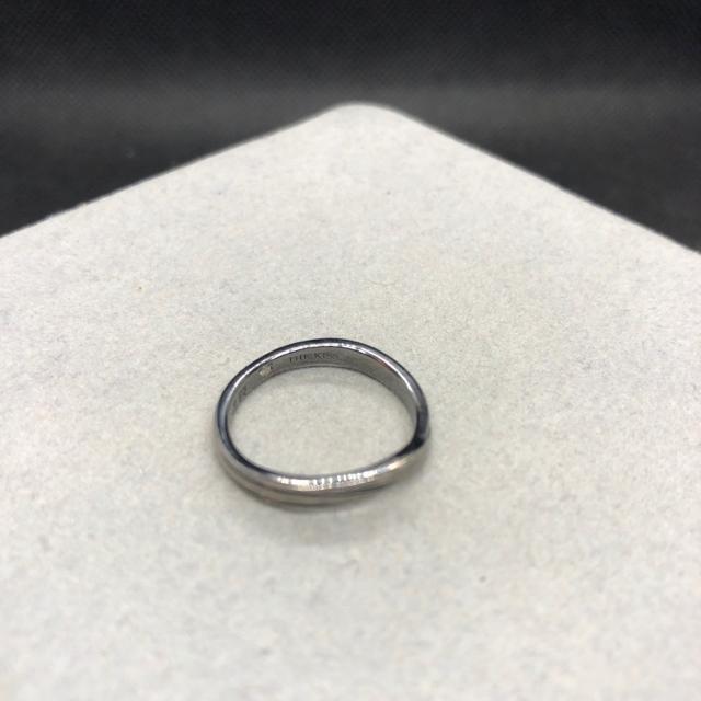  THE KISS SV Vo[ O w 11  uh 