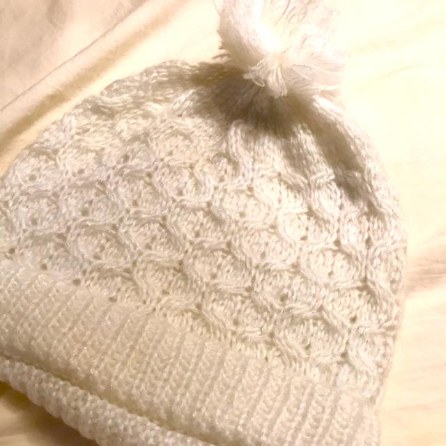 白ラメ入りボンボンニット帽 < 女性ファッション 白ラメ入りボンボンニット帽 < 女性ファッションの