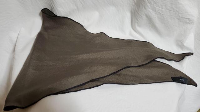 正規レア グッチ グラデーション ロゴ マイクロGG シルク スカーフ 黒系カーキ 菱形 シャイニーストール バッグ○マフラーにも < ブランド  正規レア グッチ グラデーション ロゴ マイクロGG シルク スカーフ 黒系カーキ 菱形 シャイニーストール バッグ○マフラーにも < ブランドの