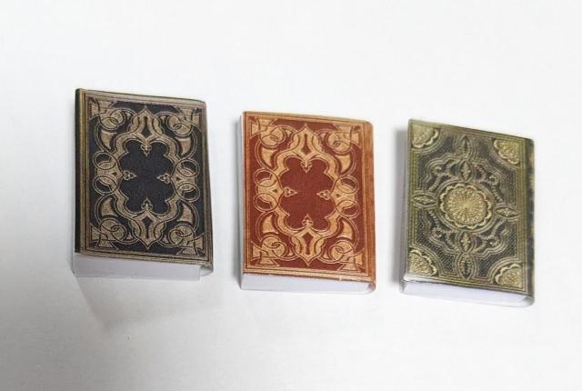 ミニチュア★魔導書@★本★ノート★色違い3種類セット★柄違いあります★ドールハウス★ハリーポッターごっこなどいかがですか(^^♪ < おもちゃ ミニチュア★魔導書@★本★ノート★色違い3種類セット★柄違いあります★ドールハウス★ハリーポッターごっこなどいかがですか(^^♪ < おもちゃの