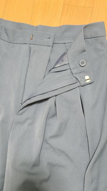 新品未着品 GUくすみブルーが綺麗なワイドパンツ < 女性ファッション  新品未着品 GUくすみブルーが綺麗なワイドパンツ < 女性ファッションの