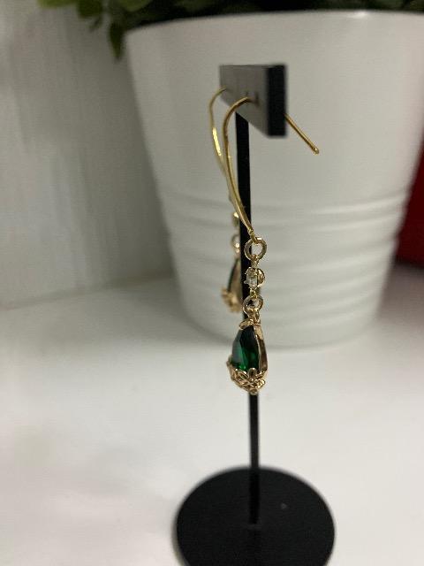 ハンドメイド しずくのチャームを使用したピアス < 女性ファッション  ハンドメイド しずくのチャームを使用したピアス < 女性ファッションの