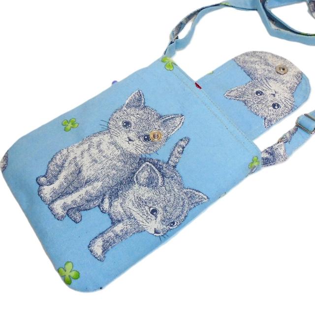 ◆子猫・てんとう虫・クローバー×ブルーグレー地◆スマホポシェット ショルダー ポーチ < 女性ファッション ◆子猫・てんとう虫・クローバー×ブルーグレー地◆スマホポシェット ショルダー ポーチ < 女性ファッションの