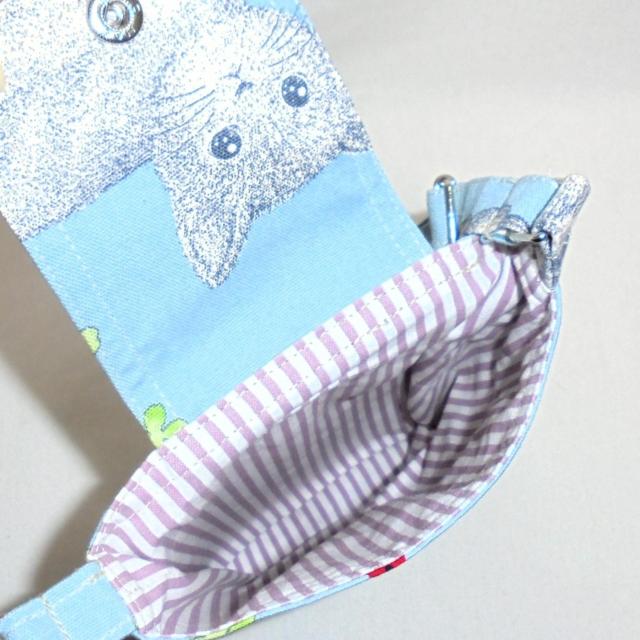 ◆子猫・てんとう虫・クローバー×ブルーグレー地◆スマホポシェット ショルダー ポーチ < 女性ファッション ◆子猫・てんとう虫・クローバー×ブルーグレー地◆スマホポシェット ショルダー ポーチ < 女性ファッションの