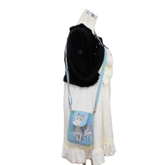 ◆子猫・てんとう虫・クローバー×ブルーグレー地◆スマホポシェット ショルダー ポーチ < 女性ファッション ◆子猫・てんとう虫・クローバー×ブルーグレー地◆スマホポシェット ショルダー ポーチ < 女性ファッションの