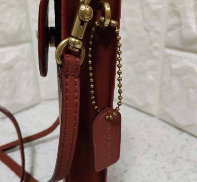 新品COACH フォーンクロスボディバッグ シグネチャースマホショルダー 斜め掛けOK 男女兼用 < ブランド 新品COACH フォーンクロスボディバッグ シグネチャースマホショルダー 斜め掛けOK 男女兼用 < ブランドの