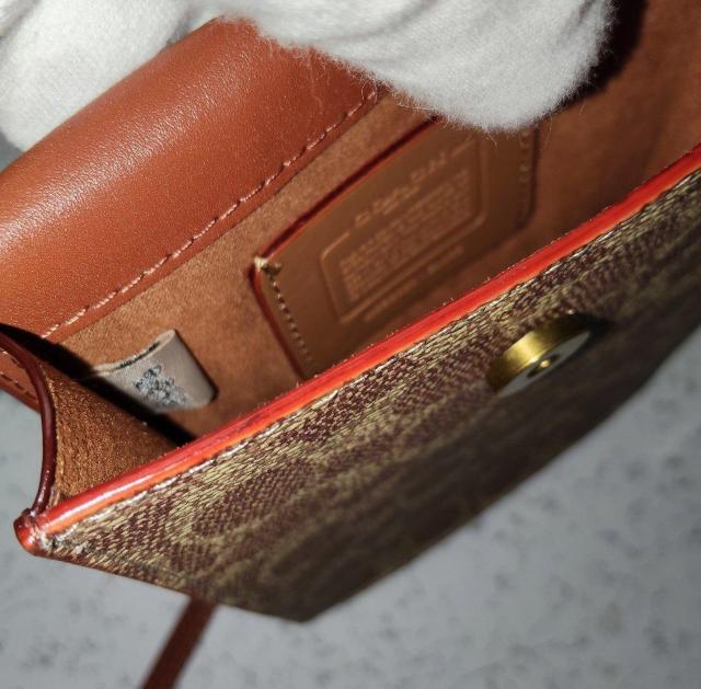 新品COACH フォーンクロスボディバッグ シグネチャースマホショルダー 斜め掛けOK 男女兼用 < ブランド 新品COACH フォーンクロスボディバッグ シグネチャースマホショルダー 斜め掛けOK 男女兼用 < ブランドの