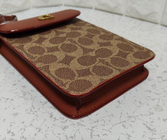 新品COACH フォーンクロスボディバッグ シグネチャースマホショルダー 斜め掛けOK 男女兼用 < ブランド 新品COACH フォーンクロスボディバッグ シグネチャースマホショルダー 斜め掛けOK 男女兼用 < ブランドの