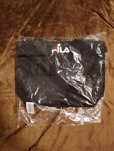 �V�i�^�O�tFILA���^�V���E�m�E�g�[�g�o�b�N �� �u�����h�� 