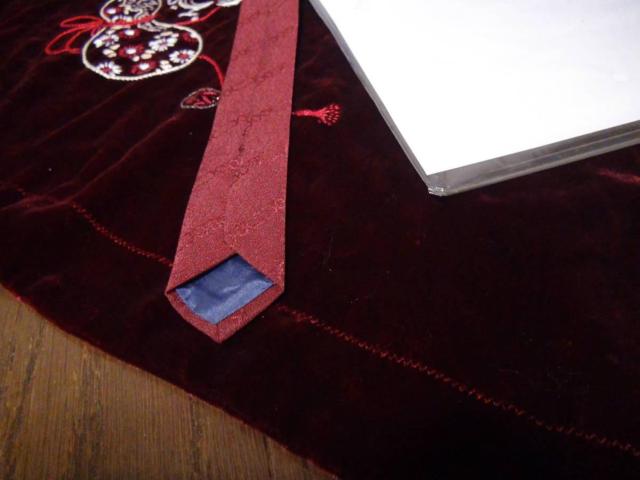 Von Leaves赤の国際品ネクタイ!。 < 男性ファッション  Von Leaves赤の国際品ネクタイ!。 < 男性ファッションの