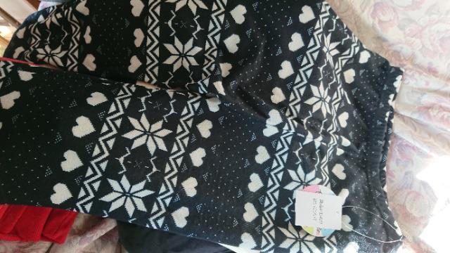 新品 大きいサイズLL ハート 水玉 ノルディック使い 可愛いウエストゴム入りレギンス < 女性ファッション 新品 大きいサイズLL ハート 水玉 ノルディック使い 可愛いウエストゴム入りレギンス < 女性ファッションの