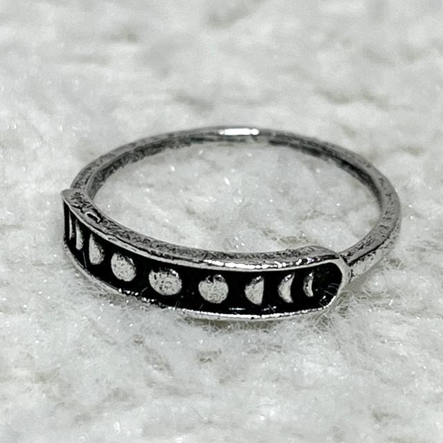 【SALE/新品/14号】月の満ち欠けデザインシルバーリング < 女性アクセサリー/時計 【SALE/新品/14号】月の満ち欠けデザインシルバーリング < 女性アクセサリー/時計の