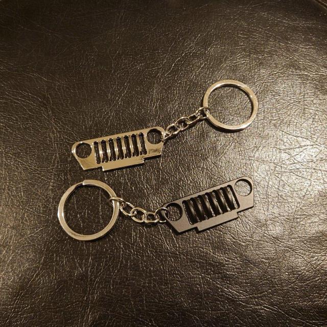 JEEP ジープ ラングラー バンパー グリル キーホルダー 2本セット ブラック&シルバー < 自動車/バイク JEEP ジープ ラングラー バンパー グリル キーホルダー 2本セット ブラック&シルバー < 自動車/バイク