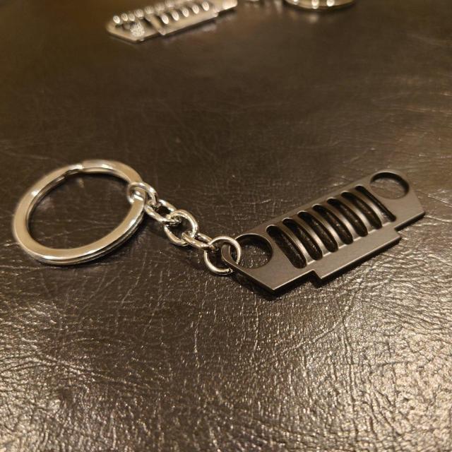 JEEP ジープ ラングラー バンパー グリル キーホルダー 2本セット ブラック&シルバー < 自動車/バイク JEEP ジープ ラングラー バンパー グリル キーホルダー 2本セット ブラック&シルバー < 自動車/バイク