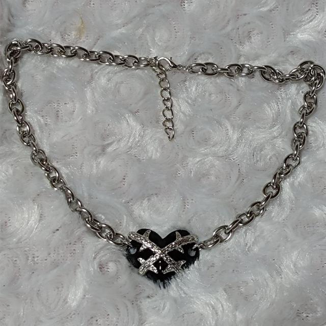 ROMWE★新品★茨に縛られたハートのネックレス < 女性アクセサリー/時計  ROMWE★新品★茨に縛られたハートのネックレス < 女性アクセサリー/時計の